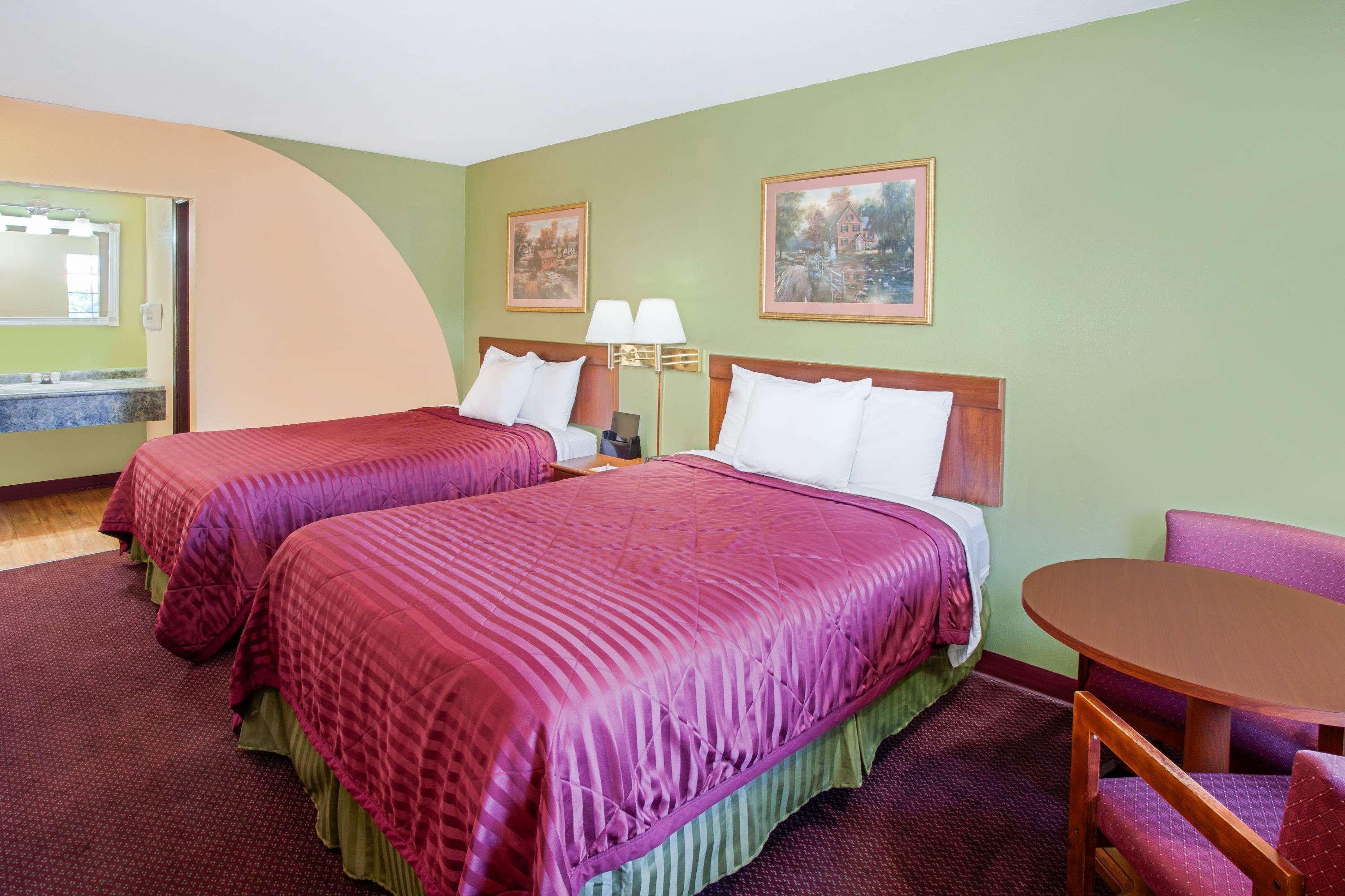 Days Inn & Suites By Wyndham Терре-Хот Экстерьер фото